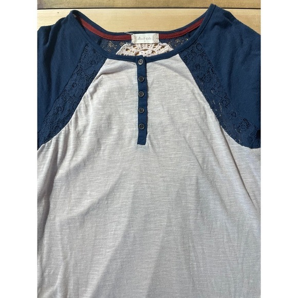Altar'd State Women's Baseball Style Tshirt. Lace & crochet detailed back. Small - Picture 2 of 6